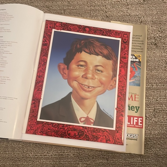 2012 ‘Totally MAD’ Hardcover Book - 60 Years of Humor, Satire, Stupidity - Picture 5 of 9